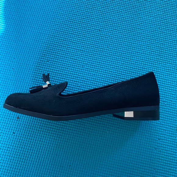 Black flats - Picture 3 of 4